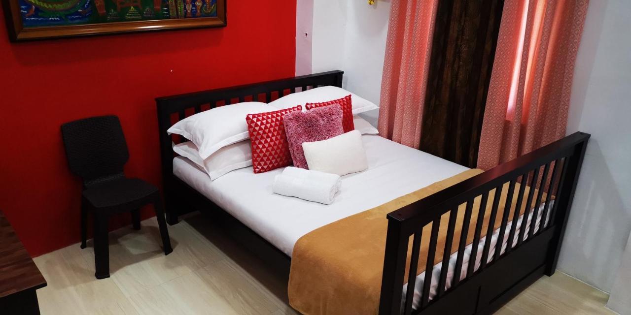 Country Bug Inn Tagaytay City Bagian luar foto